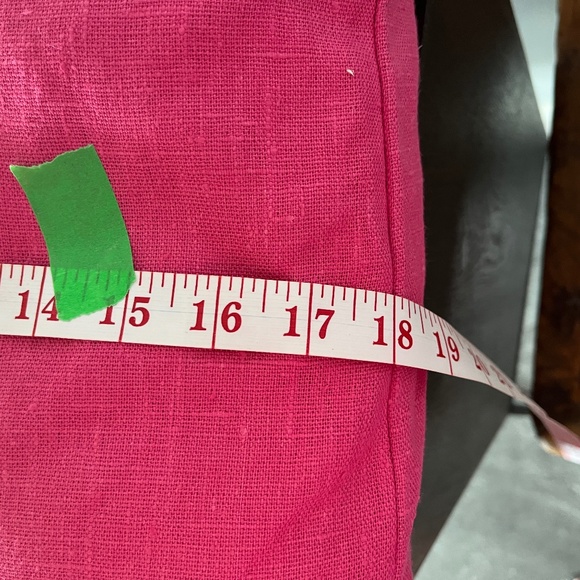 100% linen accent pillow, throw pillow, bright pink, 18 x 18 in, The Bay. - Picture 6 of 16